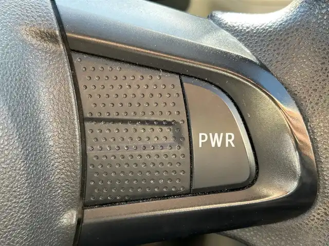 ダイハツ ムーヴ L 和歌山県 2018(平30)年 6.2万km ホワイト 純正CDチューナー/ワンオーナー/横滑り防止装置/アイドリングストップ/ヘッドライトレベライザー/パワーステアリング/純正アルミホイール/純正フロアマット/純正ドアバイザー