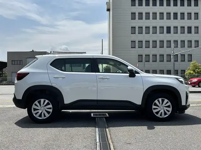 ホンダ ＷＲ－Ｖ X 三重県 2024(令6)年 0.1万km未満 プラチナホワイトパール ♪♪登録済未使用車♪♪/ホンダセンシング/　・衝突軽減ブレーキ(CMBS)/　・踏み間違い衝突軽減システム/　・路外逸脱抑制機能/　・歩行者事故低減ステアリング/　・先行車発進お知らせ/　・標識認識機能/　・オートハイビーム/　・パーキングセンサーシステム/　・アダプティブクルーズコントロール/　・車線維持支援システム/スマートキーx2/プッシュスタート/パドルシフト/LEDヘッドライト/オートライト/ライトレベリング/横滑り防止/ターンミラー/電動格納ミラー/サイドカーテンエアバック