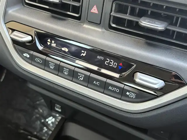 ホンダ ＷＲ－Ｖ X 三重県 2024(令6)年 0.1千km プラチナホワイトパール ♪♪登録済未使用車♪♪/ホンダセンシング/　・衝突軽減ブレーキ(CMBS)/　・踏み間違い衝突軽減システム/　・路外逸脱抑制機能/　・歩行者事故低減ステアリング/　・先行車発進お知らせ/　・標識認識機能/　・オートハイビーム/　・パーキングセンサーシステム/　・アダプティブクルーズコントロール/　・車線維持支援システム/スマートキーx2/プッシュスタート/パドルシフト/LEDヘッドライト/オートライト/ライトレベリング/横滑り防止/ターンミラー/電動格納ミラー/サイドカーテンエアバック