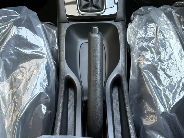 ホンダ ＷＲ－Ｖ X 三重県 2024(令6)年 0.1千km プラチナホワイトパール ♪♪登録済未使用車♪♪/ホンダセンシング/　・衝突軽減ブレーキ(CMBS)/　・踏み間違い衝突軽減システム/　・路外逸脱抑制機能/　・歩行者事故低減ステアリング/　・先行車発進お知らせ/　・標識認識機能/　・オートハイビーム/　・パーキングセンサーシステム/　・アダプティブクルーズコントロール/　・車線維持支援システム/スマートキーx2/プッシュスタート/パドルシフト/LEDヘッドライト/オートライト/ライトレベリング/横滑り防止/ターンミラー/電動格納ミラー/サイドカーテンエアバック