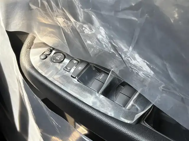 ホンダ ＷＲ－Ｖ X 三重県 2024(令6)年 0.1千km プラチナホワイトパール ♪♪登録済未使用車♪♪/ホンダセンシング/　・衝突軽減ブレーキ(CMBS)/　・踏み間違い衝突軽減システム/　・路外逸脱抑制機能/　・歩行者事故低減ステアリング/　・先行車発進お知らせ/　・標識認識機能/　・オートハイビーム/　・パーキングセンサーシステム/　・アダプティブクルーズコントロール/　・車線維持支援システム/スマートキーx2/プッシュスタート/パドルシフト/LEDヘッドライト/オートライト/ライトレベリング/横滑り防止/ターンミラー/電動格納ミラー/サイドカーテンエアバック