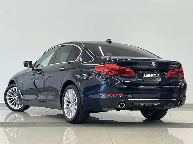 ＢＭＷ ５２３ｄ ラグジュアリー 岡山県 2017(平29)年 5.1万km インペリアル・ブルー・ブリリアント・エフェクト 純正ナビ/３６０°カメラ/純正フルセグＴＶ/ＡＣＣ　/ＰＤＣ/アクティブＰＤＣ緊急ブレーキ/パノラマビュー/インラリジェントＳ/衝突警告/車線逸脱警告/ステアリングサポート/車線変更警告/側面衝突警告/本革シート/シートヒーター（自動起動付き）ALL/パーキングベンチレーション/ミラー型ETC/SOSコールシステム/PTG/コンフォートアクセス