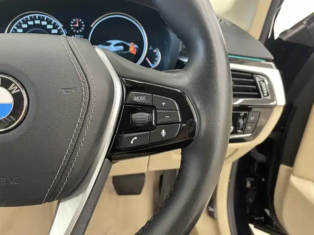 ＢＭＷ ５２３ｄ ラグジュアリー 岡山県 2017(平29)年 5.1万km インペリアル・ブルー・ブリリアント・エフェクト 純正ナビ/３６０°カメラ/純正フルセグＴＶ/ＡＣＣ　/ＰＤＣ/アクティブＰＤＣ緊急ブレーキ/パノラマビュー/インラリジェントＳ/衝突警告/車線逸脱警告/ステアリングサポート/車線変更警告/側面衝突警告/本革シート/シートヒーター（自動起動付き）ALL/パーキングベンチレーション/ミラー型ETC/SOSコールシステム/PTG/コンフォートアクセス
