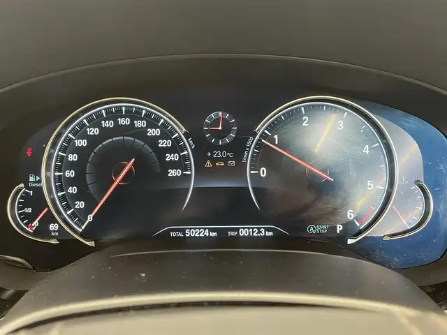 ＢＭＷ ５２３ｄ ラグジュアリー 岡山県 2017(平29)年 5.1万km インペリアル・ブルー・ブリリアント・エフェクト 純正ナビ/３６０°カメラ/純正フルセグＴＶ/ＡＣＣ　/ＰＤＣ/アクティブＰＤＣ緊急ブレーキ/パノラマビュー/インラリジェントＳ/衝突警告/車線逸脱警告/ステアリングサポート/車線変更警告/側面衝突警告/本革シート/シートヒーター（自動起動付き）ALL/パーキングベンチレーション/ミラー型ETC/SOSコールシステム/PTG/コンフォートアクセス