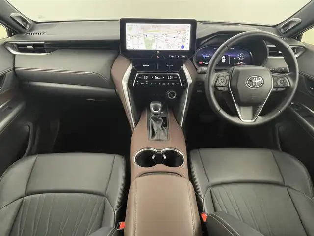 トヨタ ハリアー Z 福岡県 2023(令5)年 2.5万km プレシャスブラックパール 純正ディスプレイオーディオナビ　/アラウンドビューモニター　/ＪＢＬプレミアムサウンド　/ビルトインＥＴＣ２．０　/前後ドライブレコーダー　/デジタルインナーミラー　/ヘッドアップディスプレイ　/レーダークルーズコントロール　/トヨタセーフティセンス　/コーナーセンサー　/衝突被害軽減ブレーキ　/レーンキープ　/ブラインドスポットモニター　/アクセル踏み間違い防止　/ＭＴモード付き　/パワーバックドア　/ハーフレザーシート　/パワーシート　/ＬＥＤヘッドライト