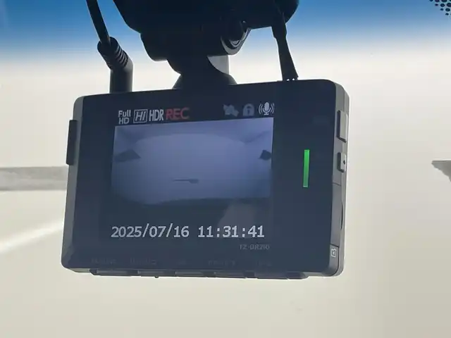 トヨタ ハリアー Z 福岡県 2023(令5)年 2.5万km プレシャスブラックパール 純正ディスプレイオーディオナビ　/アラウンドビューモニター　/ＪＢＬプレミアムサウンド　/ビルトインＥＴＣ２．０　/前後ドライブレコーダー　/デジタルインナーミラー　/ヘッドアップディスプレイ　/レーダークルーズコントロール　/トヨタセーフティセンス　/コーナーセンサー　/衝突被害軽減ブレーキ　/レーンキープ　/ブラインドスポットモニター　/アクセル踏み間違い防止　/ＭＴモード付き　/パワーバックドア　/ハーフレザーシート　/パワーシート　/ＬＥＤヘッドライト
