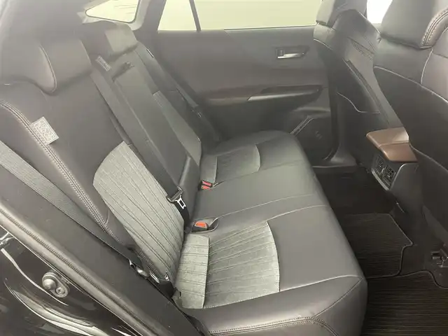 トヨタ ハリアー Z 福岡県 2023(令5)年 2.5万km プレシャスブラックパール 純正ディスプレイオーディオナビ　/アラウンドビューモニター　/ＪＢＬプレミアムサウンド　/ビルトインＥＴＣ２．０　/前後ドライブレコーダー　/デジタルインナーミラー　/ヘッドアップディスプレイ　/レーダークルーズコントロール　/トヨタセーフティセンス　/コーナーセンサー　/衝突被害軽減ブレーキ　/レーンキープ　/ブラインドスポットモニター　/アクセル踏み間違い防止　/ＭＴモード付き　/パワーバックドア　/ハーフレザーシート　/パワーシート　/ＬＥＤヘッドライト