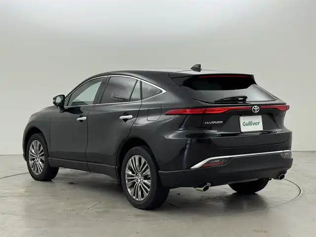 トヨタ ハリアー Z 福岡県 2023(令5)年 2.5万km プレシャスブラックパール 純正ディスプレイオーディオナビ　/アラウンドビューモニター　/ＪＢＬプレミアムサウンド　/ビルトインＥＴＣ２．０　/前後ドライブレコーダー　/デジタルインナーミラー　/ヘッドアップディスプレイ　/レーダークルーズコントロール　/トヨタセーフティセンス　/コーナーセンサー　/衝突被害軽減ブレーキ　/レーンキープ　/ブラインドスポットモニター　/アクセル踏み間違い防止　/ＭＴモード付き　/パワーバックドア　/ハーフレザーシート　/パワーシート　/ＬＥＤヘッドライト
