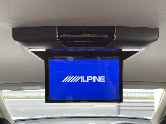 三菱 アウトランダー ＰＨＥＶ G ナビパッケージ 岐阜県 2014(平26)年 6.4万km チタニウムグレーメタリック (株)IDOMが運営する【じしゃロン多治見店】の自社ローン専用車両になります。こちらは現金またはオートローンご利用時の価格です。自社ローンご希望の方は別途その旨お申付け下さい。/メーカーオプションナビ/（BLUETOOTH/DVD/フルセグ）/4WD/レーダークルーズコントロール/レーンキープ/衝突軽減ブレーキ/バックカメラ/電動リアゲート/ALPINEフリップダウンモニター/シートヒーター/オートライト/パドルシフト/ETC/充電プラグ