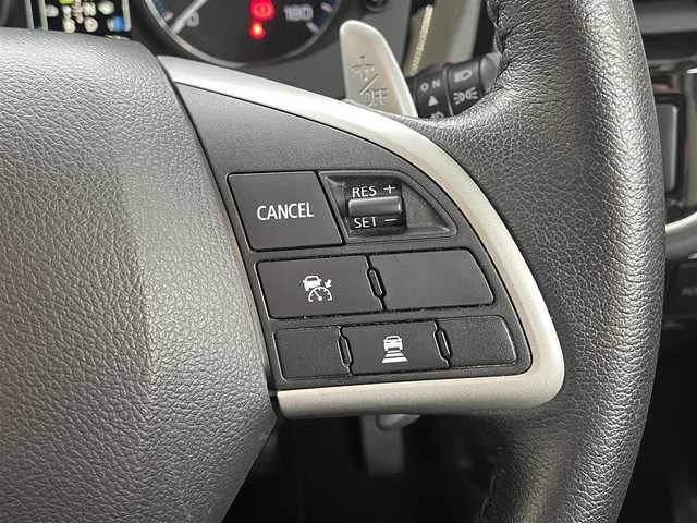 三菱 アウトランダー ＰＨＥＶ G ナビパッケージ 岐阜県 2014(平26)年 6.4万km チタニウムグレーメタリック (株)IDOMが運営する【じしゃロン多治見店】の自社ローン専用車両になります。こちらは現金またはオートローンご利用時の価格です。自社ローンご希望の方は別途その旨お申付け下さい。/メーカーオプションナビ/（BLUETOOTH/DVD/フルセグ）/4WD/レーダークルーズコントロール/レーンキープ/衝突軽減ブレーキ/バックカメラ/電動リアゲート/ALPINEフリップダウンモニター/シートヒーター/オートライト/パドルシフト/ETC/充電プラグ