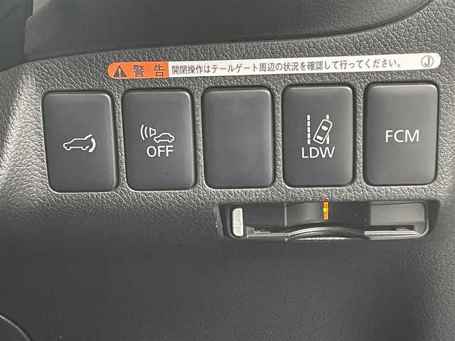 三菱 アウトランダー ＰＨＥＶ G ナビパッケージ 岐阜県 2014(平26)年 6.4万km チタニウムグレーメタリック (株)IDOMが運営する【じしゃロン多治見店】の自社ローン専用車両になります。こちらは現金またはオートローンご利用時の価格です。自社ローンご希望の方は別途その旨お申付け下さい。/メーカーオプションナビ/（BLUETOOTH/DVD/フルセグ）/4WD/レーダークルーズコントロール/レーンキープ/衝突軽減ブレーキ/バックカメラ/電動リアゲート/ALPINEフリップダウンモニター/シートヒーター/オートライト/パドルシフト/ETC/充電プラグ