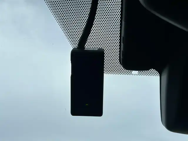 トヨタ プリウス A 岡山県 2019(令1)年 6.7万km ホワイトパールクリスタルシャイン 純正9インチナビ/Bluetooth　CD　DVD/フルセグ　TV/バックカメラ/モデリスタエアロ　（フロント、サイド、リア）/ETC/トヨタセーフティセンス/衝突軽減システム　/衝突軽減ブレーキ/車線逸脱抑制機能/車線逸脱警報/ふらつき警報/交差点危険警報/パーキングサポートブレーキ/リヤクロストラフィックアラート/クリアランスソナー/ブラインドスポットモニター/クルーズコントロール/オートライト/オートハイビームアシスト/ヘッドアップディスプレイ/革ステアリング/ステアリングスイッチ