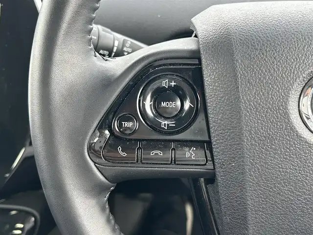 トヨタ プリウス A 岡山県 2019(令1)年 6.7万km ホワイトパールクリスタルシャイン 純正9インチナビ/Bluetooth　CD　DVD/フルセグ　TV/バックカメラ/モデリスタエアロ　（フロント、サイド、リア）/ETC/トヨタセーフティセンス/衝突軽減システム　/衝突軽減ブレーキ/車線逸脱抑制機能/車線逸脱警報/ふらつき警報/交差点危険警報/パーキングサポートブレーキ/リヤクロストラフィックアラート/クリアランスソナー/ブラインドスポットモニター/クルーズコントロール/オートライト/オートハイビームアシスト/ヘッドアップディスプレイ/革ステアリング/ステアリングスイッチ