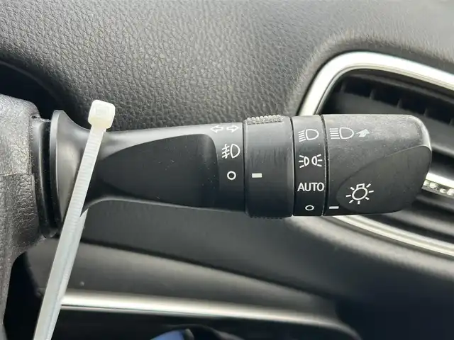 トヨタ プリウス A 岡山県 2019(令1)年 6.7万km ホワイトパールクリスタルシャイン 純正9インチナビ/Bluetooth　CD　DVD/フルセグ　TV/バックカメラ/モデリスタエアロ　（フロント、サイド、リア）/ETC/トヨタセーフティセンス/衝突軽減システム　/衝突軽減ブレーキ/車線逸脱抑制機能/車線逸脱警報/ふらつき警報/交差点危険警報/パーキングサポートブレーキ/リヤクロストラフィックアラート/クリアランスソナー/ブラインドスポットモニター/クルーズコントロール/オートライト/オートハイビームアシスト/ヘッドアップディスプレイ/革ステアリング/ステアリングスイッチ