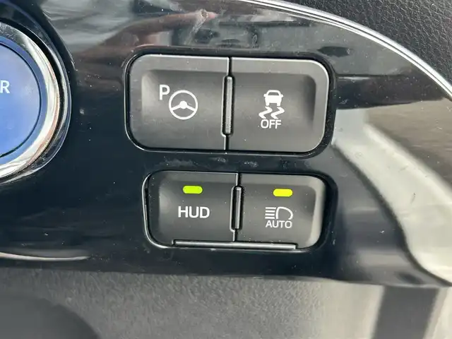 トヨタ プリウス A 岡山県 2019(令1)年 6.7万km ホワイトパールクリスタルシャイン 純正9インチナビ/Bluetooth　CD　DVD/フルセグ　TV/バックカメラ/モデリスタエアロ　（フロント、サイド、リア）/ETC/トヨタセーフティセンス/衝突軽減システム　/衝突軽減ブレーキ/車線逸脱抑制機能/車線逸脱警報/ふらつき警報/交差点危険警報/パーキングサポートブレーキ/リヤクロストラフィックアラート/クリアランスソナー/ブラインドスポットモニター/クルーズコントロール/オートライト/オートハイビームアシスト/ヘッドアップディスプレイ/革ステアリング/ステアリングスイッチ