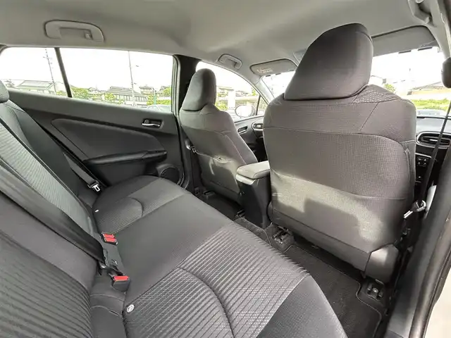 トヨタ プリウス A 岡山県 2019(令1)年 6.7万km ホワイトパールクリスタルシャイン 純正9インチナビ/Bluetooth　CD　DVD/フルセグ　TV/バックカメラ/モデリスタエアロ　（フロント、サイド、リア）/ETC/トヨタセーフティセンス/衝突軽減システム　/衝突軽減ブレーキ/車線逸脱抑制機能/車線逸脱警報/ふらつき警報/交差点危険警報/パーキングサポートブレーキ/リヤクロストラフィックアラート/クリアランスソナー/ブラインドスポットモニター/クルーズコントロール/オートライト/オートハイビームアシスト/ヘッドアップディスプレイ/革ステアリング/ステアリングスイッチ