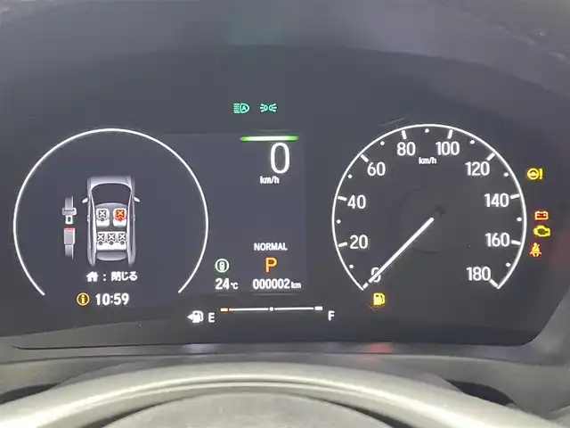 ホンダ ヴェゼル ハイブリッド e:HEV Z 熊本県 2025(令7)年 0.1万km未満 プラチナホワイトパール 登録済未使用車/純正ナビ（ＡｐｐｌＣａｒＰｌａｙ・ＡｎｄｒｏｉｄＡｕｔｏ・フルセグ・ＢＴ・ＵＳＢ）/バックカメラ　/ビルトインＥＴＣ２．０　/前後クリアランスソナー　/ホンダセンシング　/・衝突軽減ブレーキ/・誤発進抑制機能/・後方誤発進抑制機能/・近距離衝突軽減ブレーキ/・歩行者事故低減ステアリング/・路外逸脱制御機能/・アダブティブクルーズコントロール/・渋滞運転支援機能/・先行車発進お知らせ/・標識認識システム/・ブラインドスポットモニター/・車線維持支援システム/・オートハイビーム/横滑り防止/ダウンヒルアシスト/置くだけ充電/前席シートヒーター/ステアリングヒーター/パワーバックドア/ハーフレザーシート/ブレーキホールド/パドルシフト/純正１８インチAW/フロントシーケンシャルウインカー/オートライト/LEDヘッドライト/フォグライト/スマートキー/プッシュスタート/スペアキー1本/保証書/取扱説明書