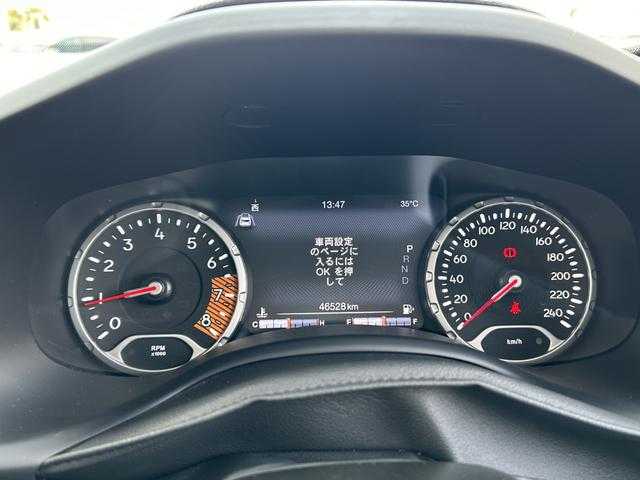 クライスラー・ジープ ジープ レネゲード リミテッド 埼玉県 2020(令2)年 4.7万km 白 純正ナビゲーション/(Bluetooth/USB/フルセグ)/バックカメラ/アダプティブクルーズコントロール/シートヒーター/ステアリングヒーター/ＢＳＭ/ルーフレール/純正１７インチアルミホイール/ＬＥＤヘッドライト/ETC