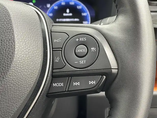 トヨタ ＲＡＶ４ アドベンチャー 宮城県 2023(令5)年 2.4万km アティチュードブラックマイカ 純正１０．５インチコネクティッドナビ/（AM/FM/BT/USB/Apple Car Play/Android Auto)/パノラミックビューモニター/TSS/前席シートヒーター/前席シートエアコン/D席パワーシート/３灯式LEDヘッドライト/ステアリングヒーター/BSM/オートライト/AHB/レーンキープアシスト/ダウンヒルアシストコントロール/ETC2.0/フルセグTV/純正フロアマット/17インチAW/スタッドレスタイヤセット車載