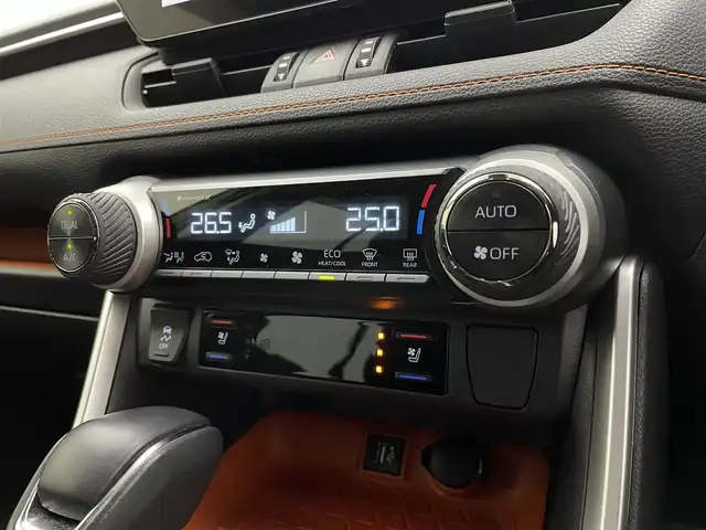 トヨタ ＲＡＶ４ アドベンチャー 宮城県 2023(令5)年 2.4万km アティチュードブラックマイカ 純正１０．５インチコネクティッドナビ/（AM/FM/BT/USB/Apple Car Play/Android Auto)/パノラミックビューモニター/TSS/前席シートヒーター/前席シートエアコン/D席パワーシート/３灯式LEDヘッドライト/ステアリングヒーター/BSM/オートライト/AHB/レーンキープアシスト/ダウンヒルアシストコントロール/ETC2.0/フルセグTV/純正フロアマット/17インチAW/スタッドレスタイヤセット車載