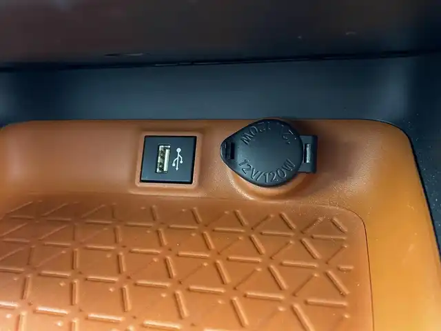 トヨタ ＲＡＶ４ アドベンチャー 宮城県 2023(令5)年 2.4万km アティチュードブラックマイカ 純正１０．５インチコネクティッドナビ/（AM/FM/BT/USB/Apple Car Play/Android Auto)/パノラミックビューモニター/TSS/前席シートヒーター/前席シートエアコン/D席パワーシート/３灯式LEDヘッドライト/ステアリングヒーター/BSM/オートライト/AHB/レーンキープアシスト/ダウンヒルアシストコントロール/ETC2.0/フルセグTV/純正フロアマット/17インチAW/スタッドレスタイヤセット車載