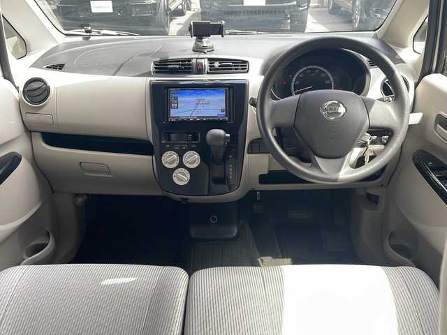 日産 デイズ J 京都府 2014(平26)年 5.9万km ホワイト メモリーナビ　/（CN-E330D)/ワンセグＴＶ　/Bluetooth　/前方社外ドラレコ　/(CY-ET926D)/CD再生機能有　/アイドリングストップ　/前方コーナーセンサー　/シングルエアバッグ　/スペアキー有　/ハロゲンヘッドライト　/純正フロアマット