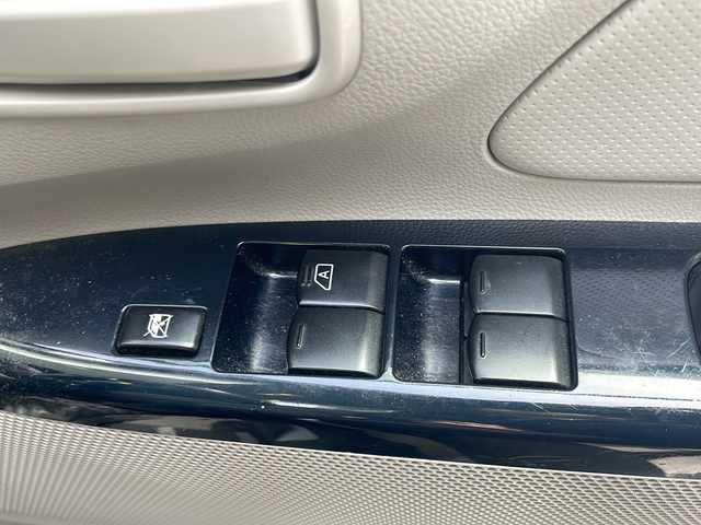 日産 デイズ J 京都府 2014(平26)年 5.9万km ホワイト メモリーナビ　/（CN-E330D)/ワンセグＴＶ　/Bluetooth　/前方社外ドラレコ　/(CY-ET926D)/CD再生機能有　/アイドリングストップ　/前方コーナーセンサー　/シングルエアバッグ　/スペアキー有　/ハロゲンヘッドライト　/純正フロアマット