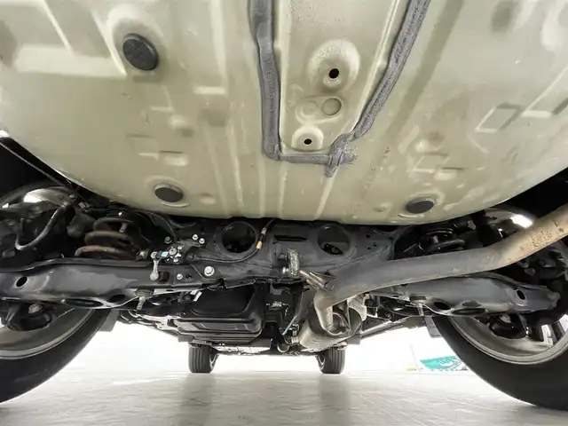 トヨタ ハリアー プレミアム メタル&レザーP 千葉県 2020(令2)年 2.8万km ブラック 禁煙車/トヨタセーフティセンス/・レーンディパーチャーアラート/・プリクラッシュセーフティ/・クリアランスソナー/・パワーバックドア/・レーダークルーズコントロール/・先行車発進システム/純正メモリナビ/・型番：NSZN-W68/・CD/AUX/Bluetooth/フルセグTV/・バックカメラ/・ビルトインETC/革巻きステアリング/・ステアリングスイッチ/レザーシート/・DNパワーシート/・D席メモリ付き/・DNシートヒーター/・DNエアーシート/MT付きAT/電子パーキング/・ブレーキホールド/左右独立エアコン/電動格納ウインカーミラー/オートライト/・オートマチックハイビーム/・三眼LEDヘッドライト/・LEDフォグランプ/・シーケンシャルウインカー/純正フロアマット/純正ドアバイザー/純正18インチAW/アイドリングストップ/プッシュスタート/・スマートキー/・スペアキー