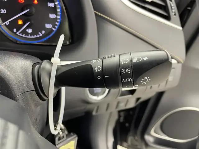 トヨタ ハリアー プレミアム メタル&レザーP 千葉県 2020(令2)年 2.8万km ブラック 禁煙車/トヨタセーフティセンス/・レーンディパーチャーアラート/・プリクラッシュセーフティ/・クリアランスソナー/・パワーバックドア/・レーダークルーズコントロール/・先行車発進システム/純正メモリナビ/・型番：NSZN-W68/・CD/AUX/Bluetooth/フルセグTV/・バックカメラ/・ビルトインETC/革巻きステアリング/・ステアリングスイッチ/レザーシート/・DNパワーシート/・D席メモリ付き/・DNシートヒーター/・DNエアーシート/MT付きAT/電子パーキング/・ブレーキホールド/左右独立エアコン/電動格納ウインカーミラー/オートライト/・オートマチックハイビーム/・三眼LEDヘッドライト/・LEDフォグランプ/・シーケンシャルウインカー/純正フロアマット/純正ドアバイザー/純正18インチAW/アイドリングストップ/プッシュスタート/・スマートキー/・スペアキー