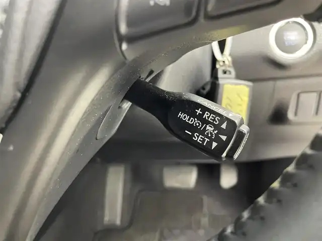 トヨタ ハリアー プレミアム メタル&レザーP 千葉県 2020(令2)年 2.8万km ブラック 禁煙車/トヨタセーフティセンス/・レーンディパーチャーアラート/・プリクラッシュセーフティ/・クリアランスソナー/・パワーバックドア/・レーダークルーズコントロール/・先行車発進システム/純正メモリナビ/・型番：NSZN-W68/・CD/AUX/Bluetooth/フルセグTV/・バックカメラ/・ビルトインETC/革巻きステアリング/・ステアリングスイッチ/レザーシート/・DNパワーシート/・D席メモリ付き/・DNシートヒーター/・DNエアーシート/MT付きAT/電子パーキング/・ブレーキホールド/左右独立エアコン/電動格納ウインカーミラー/オートライト/・オートマチックハイビーム/・三眼LEDヘッドライト/・LEDフォグランプ/・シーケンシャルウインカー/純正フロアマット/純正ドアバイザー/純正18インチAW/アイドリングストップ/プッシュスタート/・スマートキー/・スペアキー