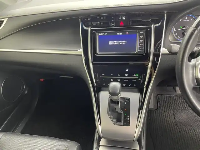 トヨタ ハリアー プレミアム メタル&レザーP 千葉県 2020(令2)年 2.8万km ブラック 禁煙車/トヨタセーフティセンス/・レーンディパーチャーアラート/・プリクラッシュセーフティ/・クリアランスソナー/・パワーバックドア/・レーダークルーズコントロール/・先行車発進システム/純正メモリナビ/・型番：NSZN-W68/・CD/AUX/Bluetooth/フルセグTV/・バックカメラ/・ビルトインETC/革巻きステアリング/・ステアリングスイッチ/レザーシート/・DNパワーシート/・D席メモリ付き/・DNシートヒーター/・DNエアーシート/MT付きAT/電子パーキング/・ブレーキホールド/左右独立エアコン/電動格納ウインカーミラー/オートライト/・オートマチックハイビーム/・三眼LEDヘッドライト/・LEDフォグランプ/・シーケンシャルウインカー/純正フロアマット/純正ドアバイザー/純正18インチAW/アイドリングストップ/プッシュスタート/・スマートキー/・スペアキー