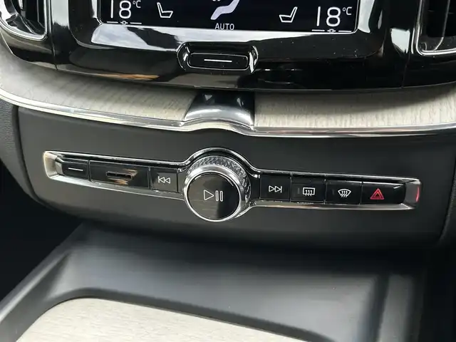 ボルボ ＸＣ６０ D4 AWD インスクリプション 茨城県 2018(平30)年 4.6万km グレー インテリセーフ　/３６０度カメラ　/ＡＣＣ　/ＬＫＡ　/ＢＬＩＳ　/ＨＵＤ　/白革　/シートヒーター　/ベンチレーション　/Ｍ付ＰＷシート　/ＰＷテールゲート　/ナビ　/１２セグ　/ＣａｒＰｌａｙ　/ＢＴ　/ＬＥＤ　/ＥＴＣ2.0　/禁煙車