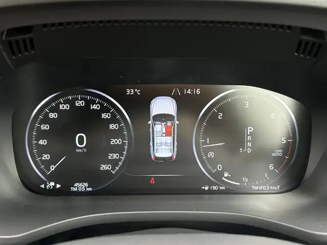 ボルボ ＸＣ６０ D4 AWD インスクリプション 茨城県 2018(平30)年 4.6万km グレー インテリセーフ　/３６０度カメラ　/ＡＣＣ　/ＬＫＡ　/ＢＬＩＳ　/ＨＵＤ　/白革　/シートヒーター　/ベンチレーション　/Ｍ付ＰＷシート　/ＰＷテールゲート　/ナビ　/１２セグ　/ＣａｒＰｌａｙ　/ＢＴ　/ＬＥＤ　/ＥＴＣ2.0　/禁煙車