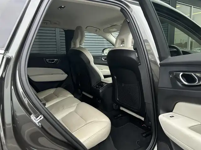 ボルボ ＸＣ６０ D4 AWD インスクリプション 茨城県 2018(平30)年 4.6万km グレー インテリセーフ　/３６０度カメラ　/ＡＣＣ　/ＬＫＡ　/ＢＬＩＳ　/ＨＵＤ　/白革　/シートヒーター　/ベンチレーション　/Ｍ付ＰＷシート　/ＰＷテールゲート　/ナビ　/１２セグ　/ＣａｒＰｌａｙ　/ＢＴ　/ＬＥＤ　/ＥＴＣ2.0　/禁煙車