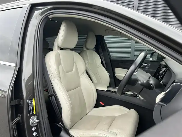 ボルボ ＸＣ６０ D4 AWD インスクリプション 茨城県 2018(平30)年 4.6万km グレー インテリセーフ　/３６０度カメラ　/ＡＣＣ　/ＬＫＡ　/ＢＬＩＳ　/ＨＵＤ　/白革　/シートヒーター　/ベンチレーション　/Ｍ付ＰＷシート　/ＰＷテールゲート　/ナビ　/１２セグ　/ＣａｒＰｌａｙ　/ＢＴ　/ＬＥＤ　/ＥＴＣ2.0　/禁煙車