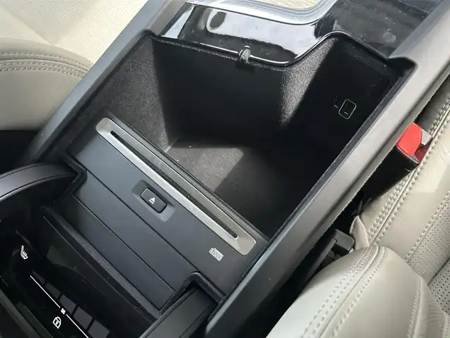 ボルボ ＸＣ６０ D4 AWD インスクリプション 茨城県 2018(平30)年 4.6万km グレー インテリセーフ　/３６０度カメラ　/ＡＣＣ　/ＬＫＡ　/ＢＬＩＳ　/ＨＵＤ　/白革　/シートヒーター　/ベンチレーション　/Ｍ付ＰＷシート　/ＰＷテールゲート　/ナビ　/１２セグ　/ＣａｒＰｌａｙ　/ＢＴ　/ＬＥＤ　/ＥＴＣ2.0　/禁煙車