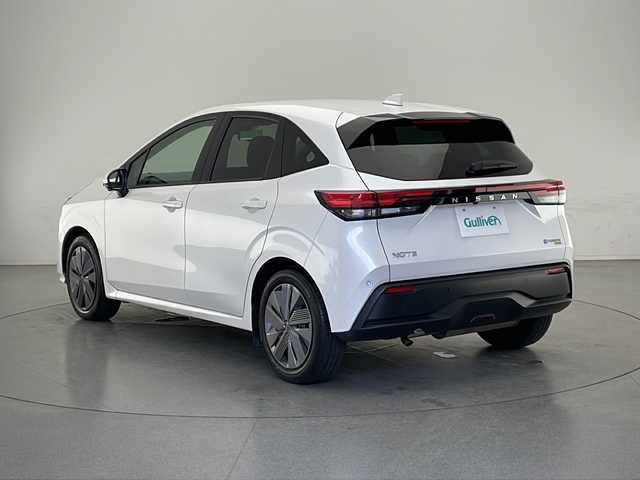 日産 ノート X FOUR 長野県 2022(令4)年 4.4万km ピュアホワイトパール 4WD/純正メモリナビ&フルセグTV&USB&BT&HDMI/プロパイロット/アダプティブクルーズコントロール/レーンキープアシスト/車線逸脱警報/衝突軽減ブレーキ/ブラインドスポットモニター/コーナーセンサー/オートマチックハイビーム/デジタルインナーミラー/前席シートヒーター/ステアリングスイッチ/ステアリングヒーター/バックカメラ/ビルトインETC2.0/LEDヘッドライト/オートライト/電動格納ミラー/電動ホールド/オートホールド/純正フロアマット/プッシュスタート/スマートキー/スペアキー1本