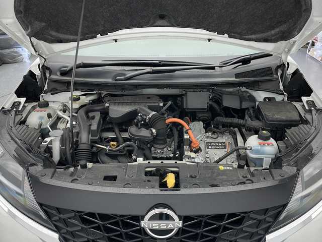 日産 ノート X FOUR 長野県 2022(令4)年 4.4万km ピュアホワイトパール 4WD/純正メモリナビ&フルセグTV&USB&BT&HDMI/プロパイロット/アダプティブクルーズコントロール/レーンキープアシスト/車線逸脱警報/衝突軽減ブレーキ/ブラインドスポットモニター/コーナーセンサー/オートマチックハイビーム/デジタルインナーミラー/前席シートヒーター/ステアリングスイッチ/ステアリングヒーター/バックカメラ/ビルトインETC2.0/LEDヘッドライト/オートライト/電動格納ミラー/電動ホールド/オートホールド/純正フロアマット/プッシュスタート/スマートキー/スペアキー1本