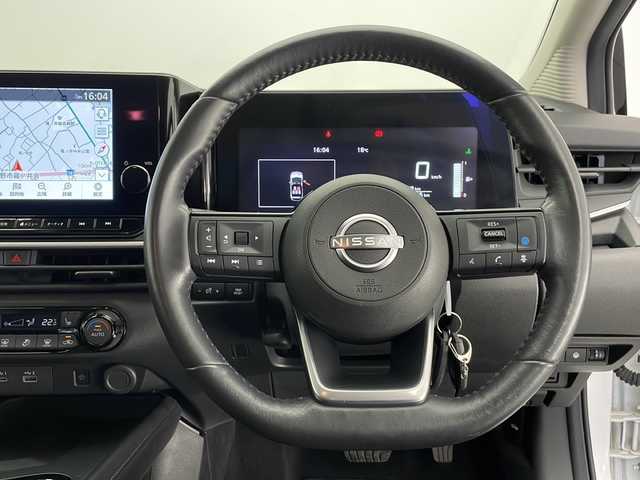 日産 ノート X FOUR 長野県 2022(令4)年 4.4万km ピュアホワイトパール 4WD/純正メモリナビ&フルセグTV&USB&BT&HDMI/プロパイロット/アダプティブクルーズコントロール/レーンキープアシスト/車線逸脱警報/衝突軽減ブレーキ/ブラインドスポットモニター/コーナーセンサー/オートマチックハイビーム/デジタルインナーミラー/前席シートヒーター/ステアリングスイッチ/ステアリングヒーター/バックカメラ/ビルトインETC2.0/LEDヘッドライト/オートライト/電動格納ミラー/電動ホールド/オートホールド/純正フロアマット/プッシュスタート/スマートキー/スペアキー1本
