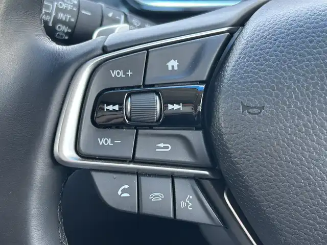 ホンダ オデッセイ アブソルート EX 福島県 2020(令2)年 0.9万km プレミアムヴィーナスブラックP Honda SENSING/・衝突軽減ブレーキ/・オートハイビーム/・誤発進抑制機能/・後方誤発進抑制機能/・路外逸脱警報機能/・車線維持支援システム/・歩行者事故低減ステアリング/・先行車発進お知らせ機能/・標識認識機能/純正10inメモリナビ/　【フルセグ/CD/DVD/SD/MSV/BT/USB/HDMI】/バックカメラ/全周囲カメラ/フリップダウンモニター/両側パワースライドドア/ハーフレザーシート/前席パワーシート/前席シートヒーター/ビルトインETC2.0/ドライブレコーダー前後/ステアリングスイッチ/レーダークルーズコントロール/パドルシフト/パーキングアシスト/レーンキープアシスト/横滑り防止機能/衝突軽減システム/アイドリングストップ/LEDヘッドライト（AUTO機能付き）/　・フォグランプ/純正フロアマット/純正ドアバイザー