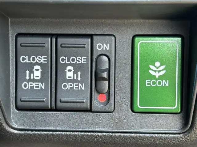 ホンダ オデッセイ アブソルート EX 福島県 2020(令2)年 0.9万km プレミアムヴィーナスブラックP Honda SENSING/・衝突軽減ブレーキ/・オートハイビーム/・誤発進抑制機能/・後方誤発進抑制機能/・路外逸脱警報機能/・車線維持支援システム/・歩行者事故低減ステアリング/・先行車発進お知らせ機能/・標識認識機能/純正10inメモリナビ/　【フルセグ/CD/DVD/SD/MSV/BT/USB/HDMI】/バックカメラ/全周囲カメラ/フリップダウンモニター/両側パワースライドドア/ハーフレザーシート/前席パワーシート/前席シートヒーター/ビルトインETC2.0/ドライブレコーダー前後/ステアリングスイッチ/レーダークルーズコントロール/パドルシフト/パーキングアシスト/レーンキープアシスト/横滑り防止機能/衝突軽減システム/アイドリングストップ/LEDヘッドライト（AUTO機能付き）/　・フォグランプ/純正フロアマット/純正ドアバイザー