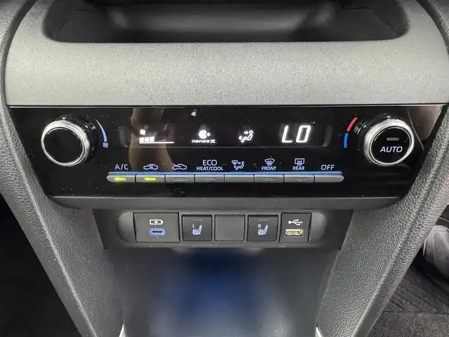トヨタ ヤリスクロス ハイブリッド Z 愛知県 2023(令5)年 3.4万km プラチナホワイトパールマイカ TSS /レーダークルーズコントロール　/パワーバックドア　/ステアリングヒーター　/純正ディスプレイオーディオ　/Bluetooth　/フルセグTV　/シートヒーター　/ハーフレザーシート　/革巻きステアリング　/ビルトインETC　/HUD　/純正18インチアルミホイール　