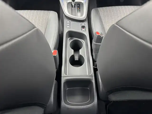 トヨタ ヤリスクロス ハイブリッド Z 愛知県 2023(令5)年 3.4万km プラチナホワイトパールマイカ TSS /レーダークルーズコントロール　/パワーバックドア　/ステアリングヒーター　/純正ディスプレイオーディオ　/Bluetooth　/フルセグTV　/シートヒーター　/ハーフレザーシート　/革巻きステアリング　/ビルトインETC　/HUD　/純正18インチアルミホイール　