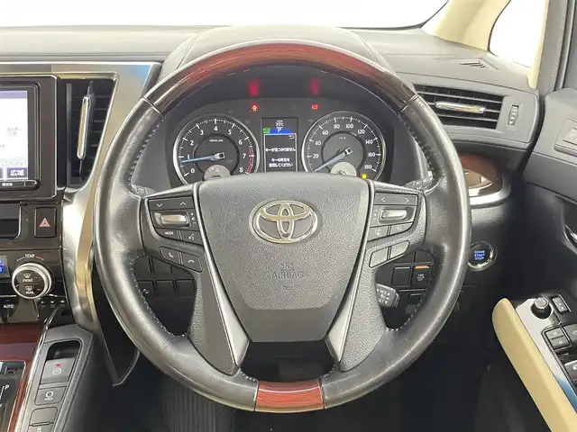 トヨタ アルファード G 千葉県 2016(平28)年 5.3万km ホワイトパールクリスタルシャイン 禁煙車/純正フリップダウンモニター/セーフティセンス/両側パワースライドドア/純正9インチナビ/バックカメラ/レーダークルーズコントロール/LEDオートライト/ハーフレザーシート/純正17インチアルミホイール/オートエアコン/プッシュスタート/スマートキー