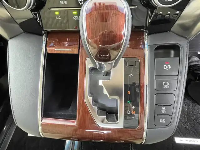 トヨタ アルファード G 千葉県 2016(平28)年 5.3万km ホワイトパールクリスタルシャイン 禁煙車/純正フリップダウンモニター/セーフティセンス/両側パワースライドドア/純正9インチナビ/バックカメラ/レーダークルーズコントロール/LEDオートライト/ハーフレザーシート/純正17インチアルミホイール/オートエアコン/プッシュスタート/スマートキー