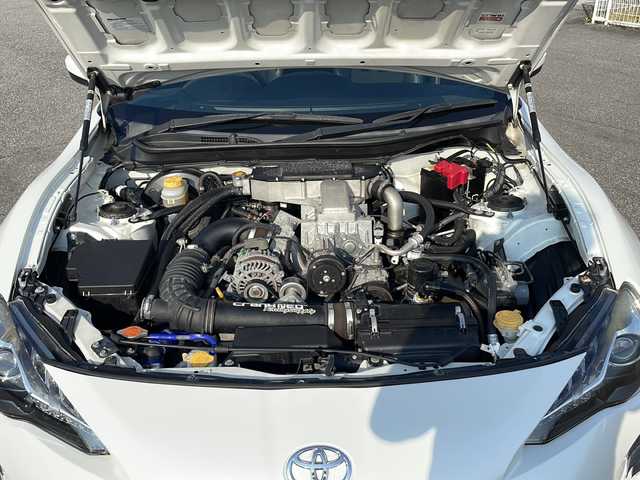 トヨタ ８６ GT リミテッド 富山県 2017(平29)年 2.6万km クリスタルホワイトパール TOM’SハイパーチャージャーKIT/モデリスタエアロ/モデリスタ18インチアルミホイール/純正トルセンLSD/純正SDナビ（NSZT-W66T）/フルセグ/Bluetooth/DVD再生/バックカメラ/クルーズコントロール/ETC/シートヒーター/LEDヘッドランプ