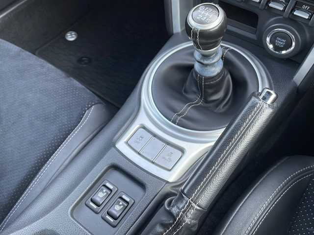 トヨタ ８６ GT リミテッド 富山県 2017(平29)年 2.6万km クリスタルホワイトパール TOM’SハイパーチャージャーKIT/モデリスタエアロ/モデリスタ18インチアルミホイール/純正トルセンLSD/純正SDナビ（NSZT-W66T）/フルセグ/Bluetooth/DVD再生/バックカメラ/クルーズコントロール/ETC/シートヒーター/LEDヘッドランプ