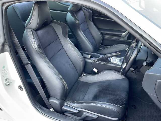 トヨタ ８６ GT リミテッド 富山県 2017(平29)年 2.6万km クリスタルホワイトパール TOM’SハイパーチャージャーKIT/モデリスタエアロ/モデリスタ18インチアルミホイール/純正トルセンLSD/純正SDナビ（NSZT-W66T）/フルセグ/Bluetooth/DVD再生/バックカメラ/クルーズコントロール/ETC/シートヒーター/LEDヘッドランプ