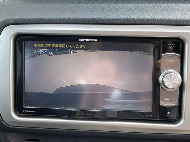 トヨタ ヴィッツ F 道央・札幌 2016(平28)年 8.3万km ブラックマイカ ・４WD/・寒冷地仕様/・ワイパー熱線/・社外メモリナビ/　CD＆DVD＆SD＆AUX/・バックカメラ/・オートハイビーム/・電動格納ミラー/・ウィンカーミラー/・積込夏タイヤ/・バニティミラー/・ETC