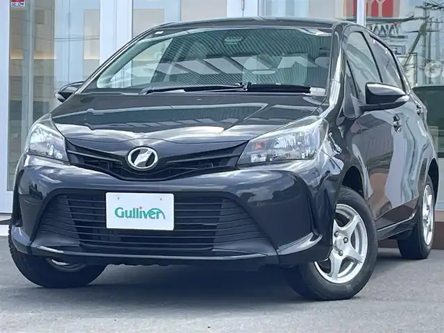 トヨタ ヴィッツ F 道央・札幌 2016(平28)年 8.3万km ブラックマイカ ・４WD/・寒冷地仕様/・ワイパー熱線/・社外メモリナビ/　CD＆DVD＆SD＆AUX/・バックカメラ/・オートハイビーム/・電動格納ミラー/・ウィンカーミラー/・積込夏タイヤ/・バニティミラー/・ETC